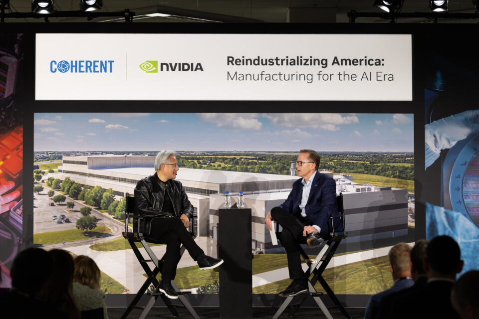 NVIDIA 창업자 겸 CEO 젠슨 황과 Coherent CEO Jim Anderson